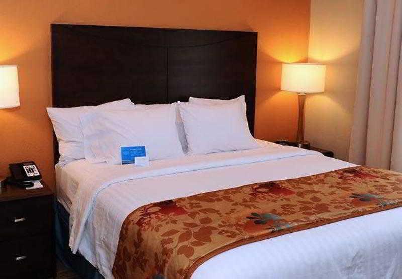 Fairfield Inn & Suites By Marriott Slippery Rock Екстер'єр фото