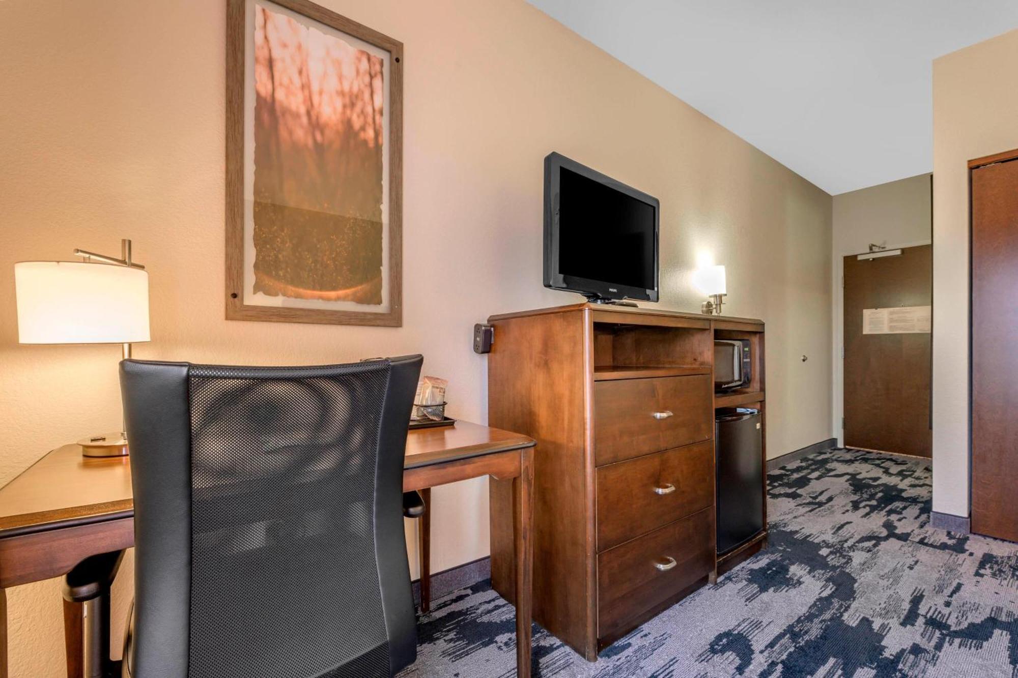 Fairfield Inn & Suites By Marriott Slippery Rock Екстер'єр фото