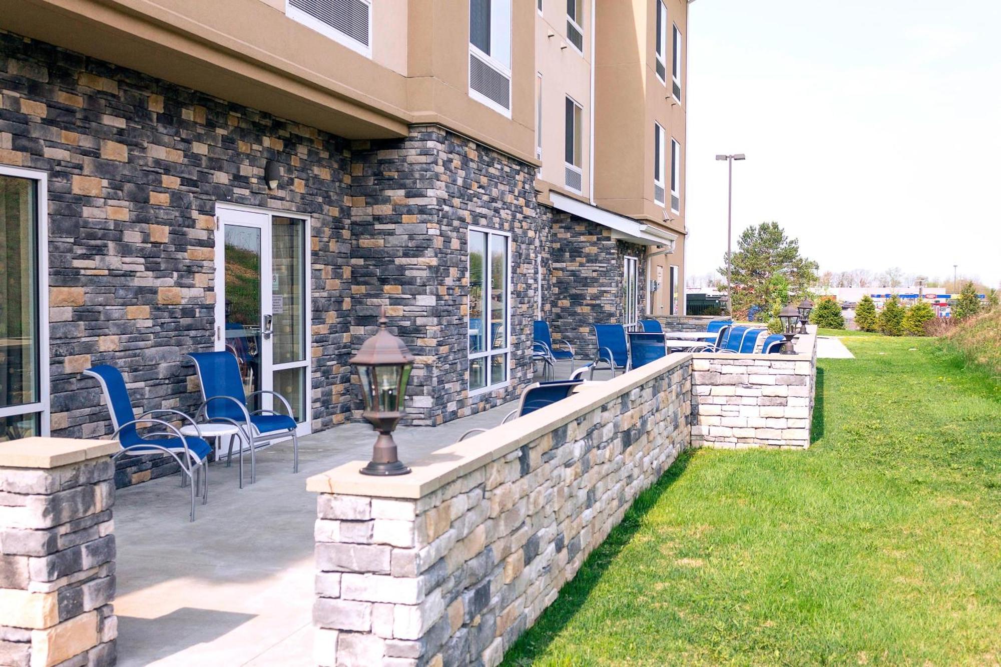 Fairfield Inn & Suites By Marriott Slippery Rock Екстер'єр фото